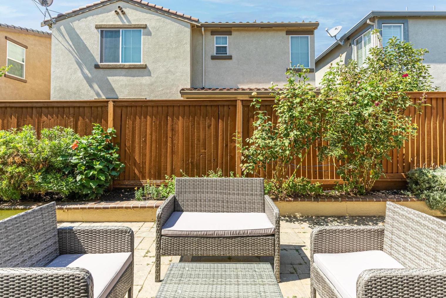 5br W Backyard Groceries Playground Sfo-1565