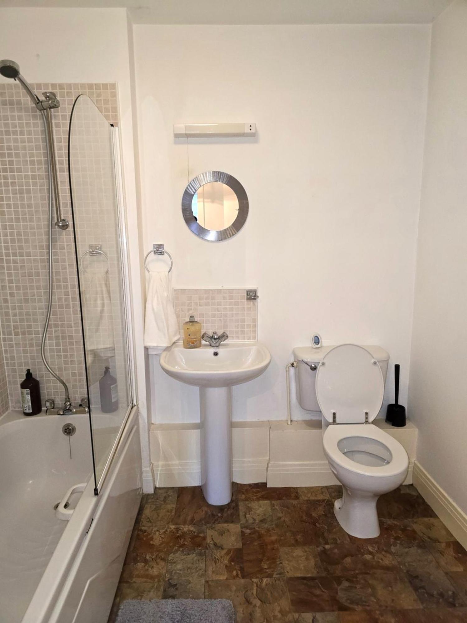 Gracian Omb Apartment