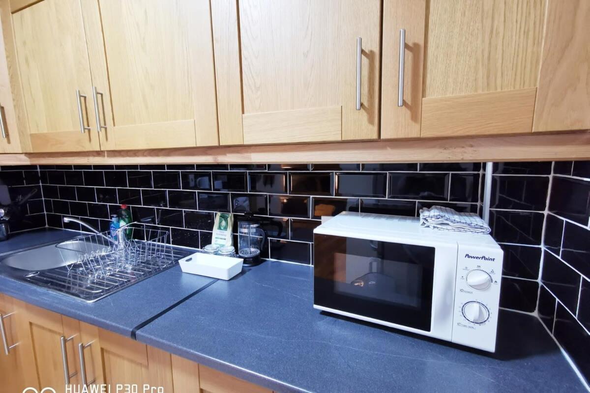 Very 1bed New Refurbish Apartment