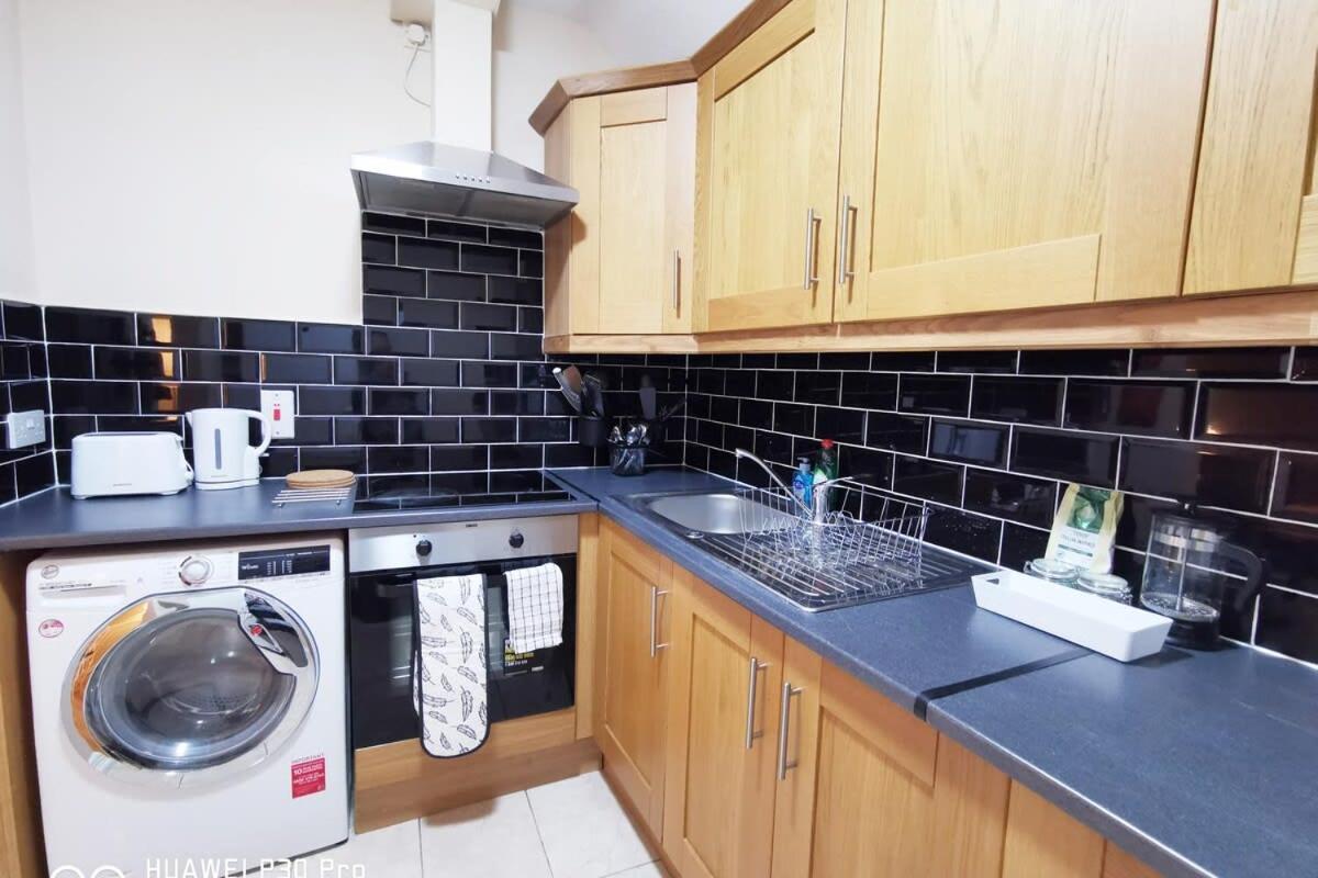 Apartment Very 1bed New Refurbish *