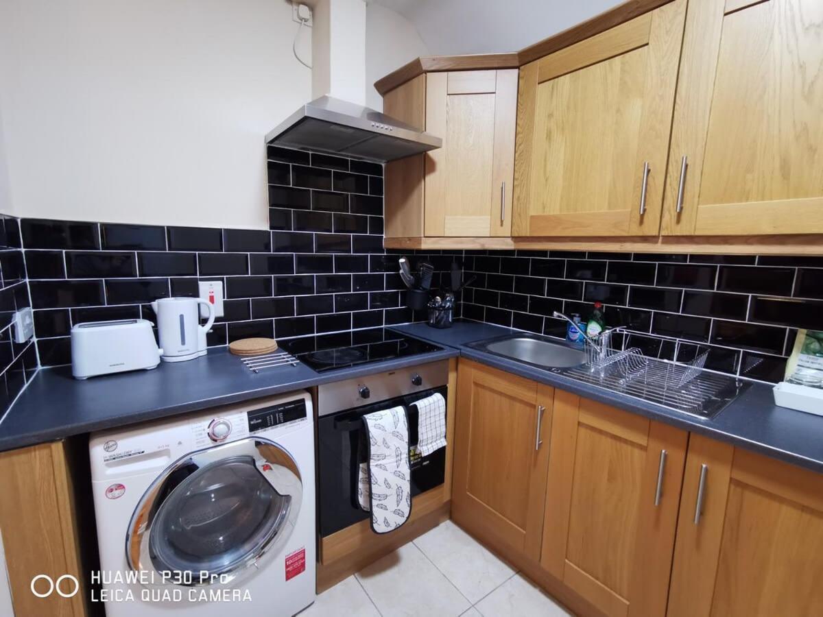 Very 1bed New Refurbish *