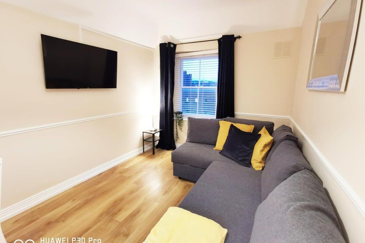 Apartment Very 1bed New Refurbish *