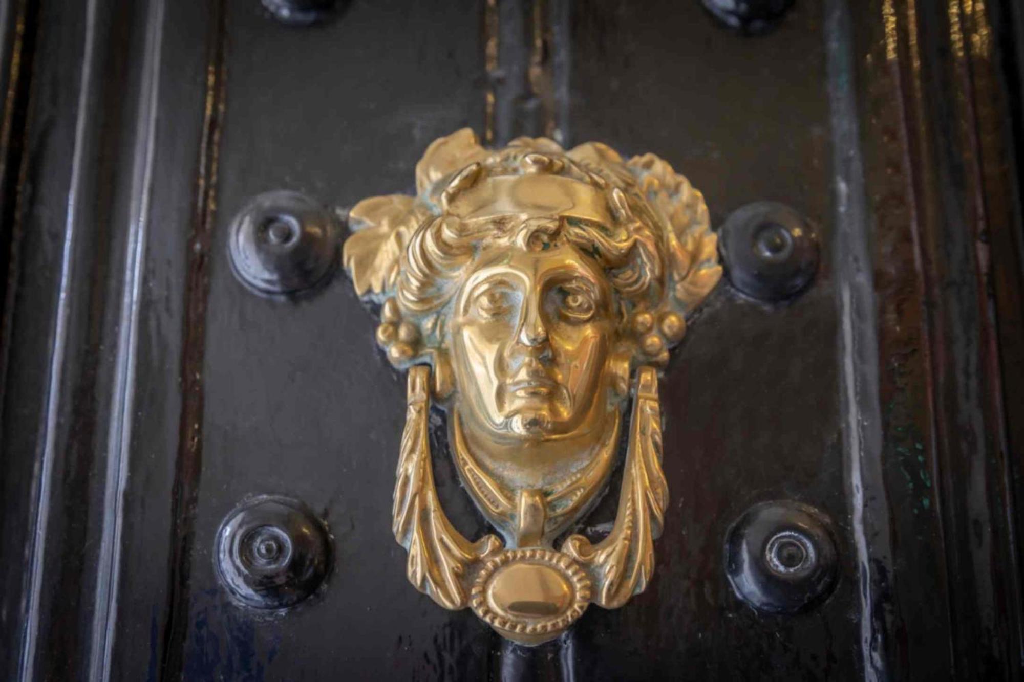 Albany House 3* Dublin
