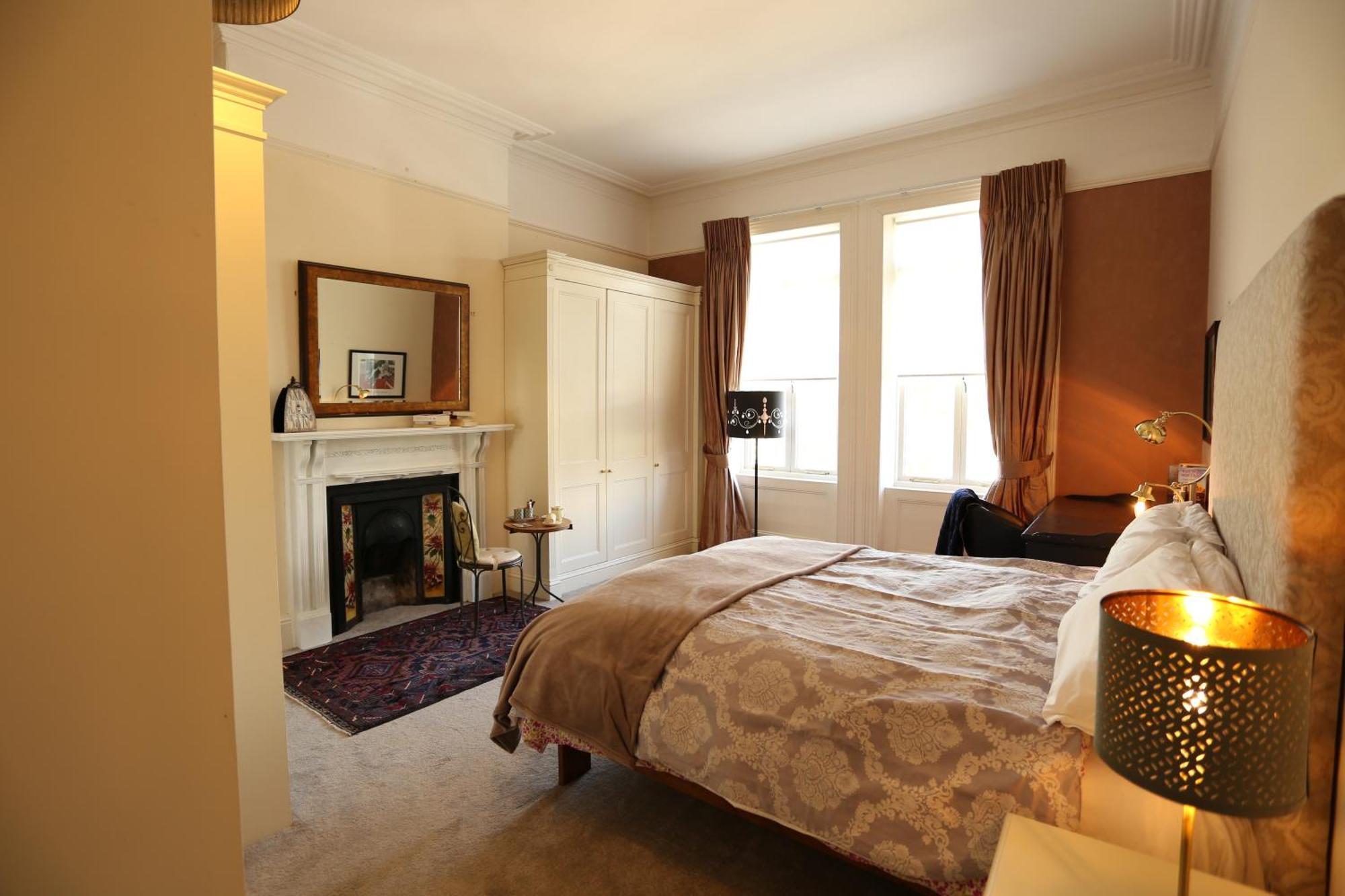 Apartment Bushy Park Road