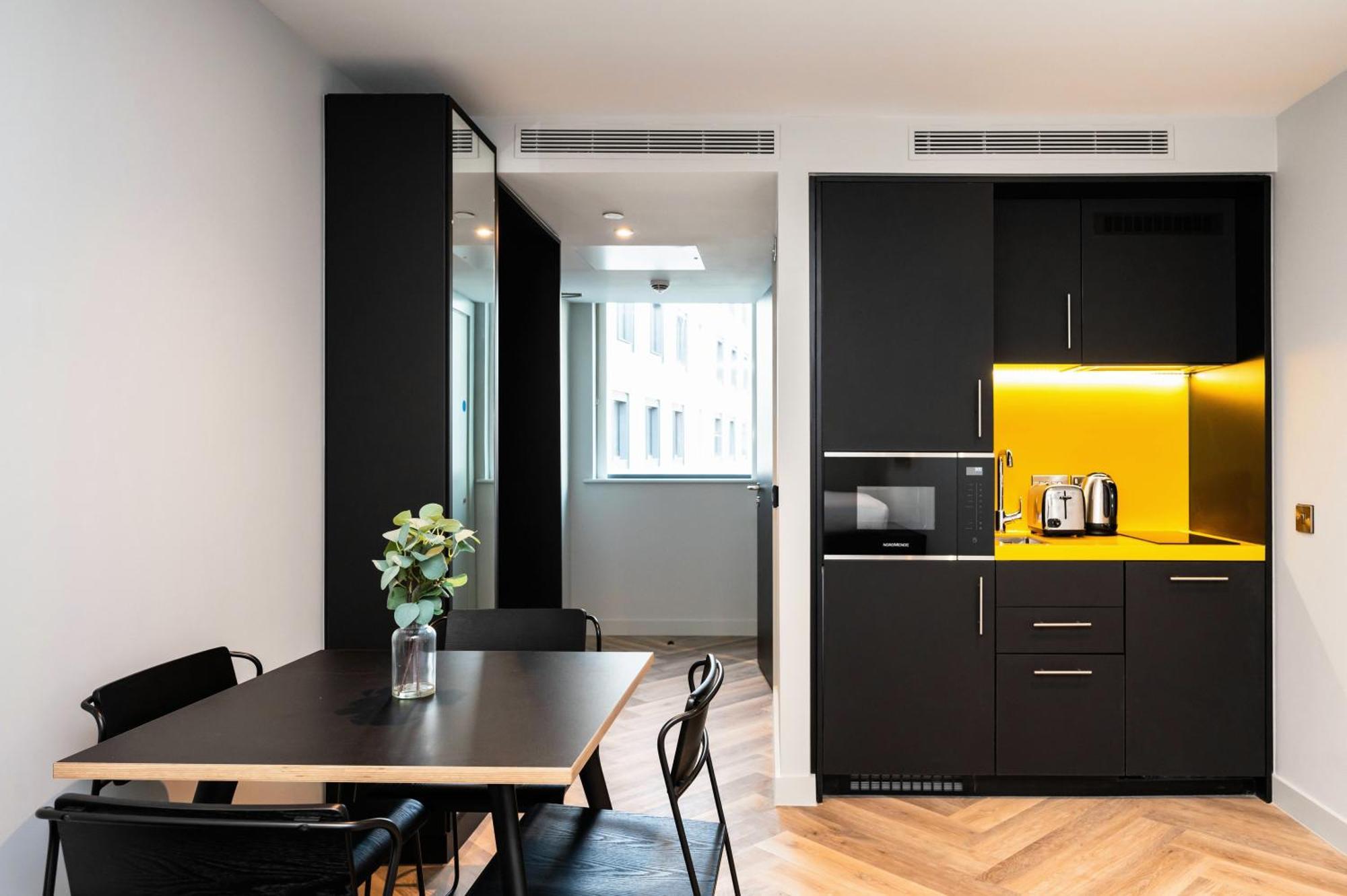 Aparthotel Staycity Tivoli