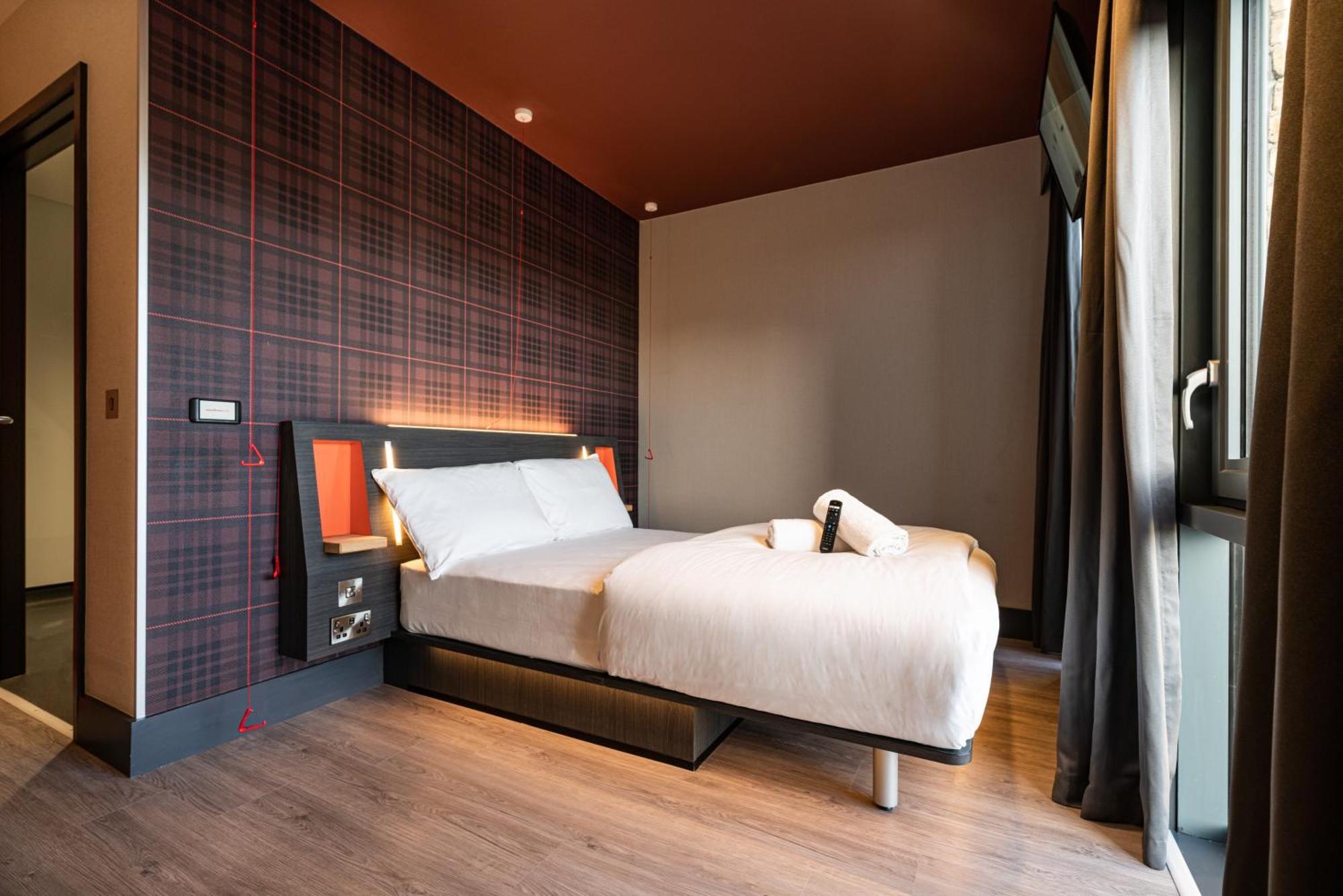 Easyhotel
