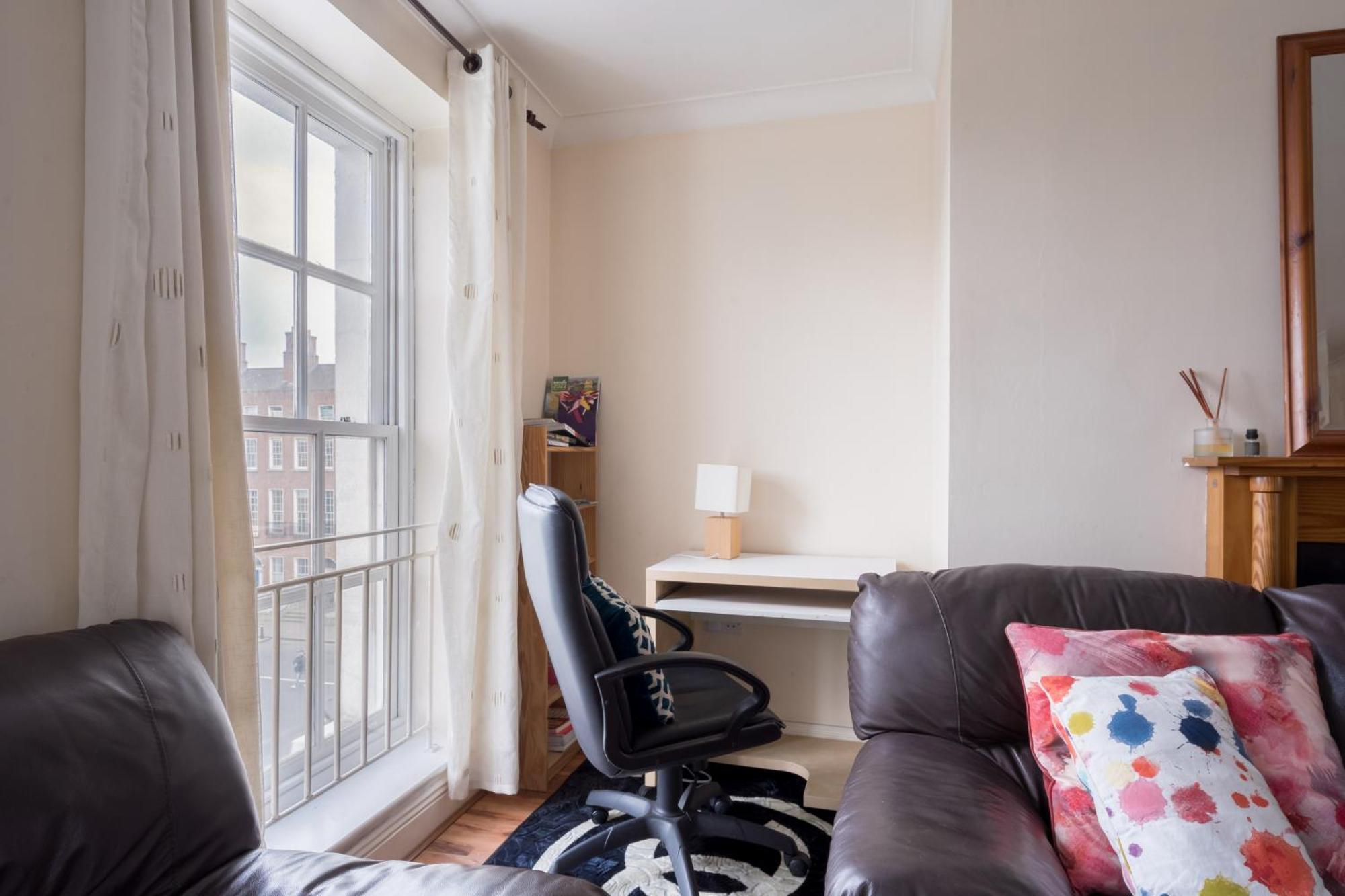 2bd Flat In Heart Of