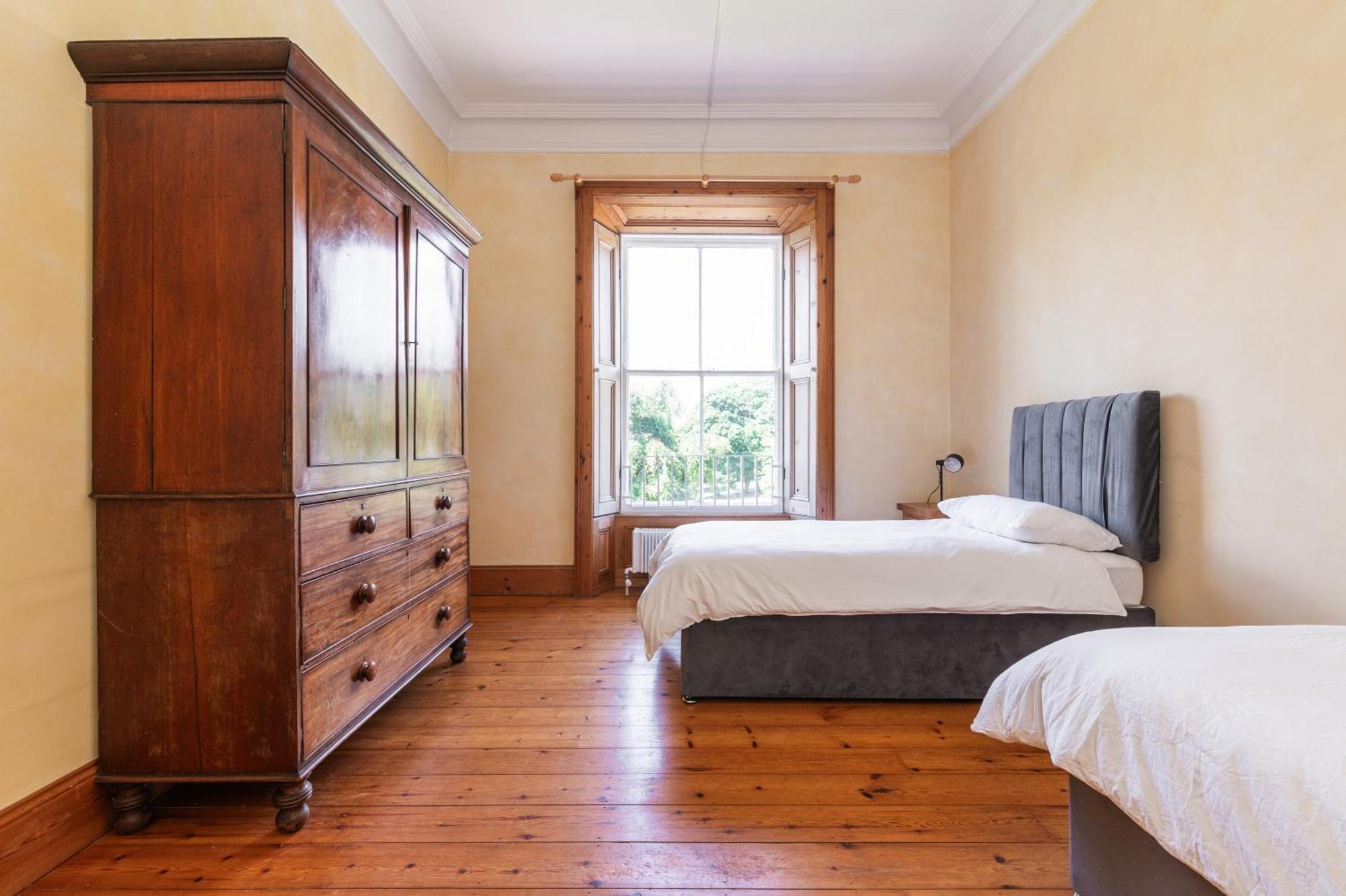 Montebello House Guest house