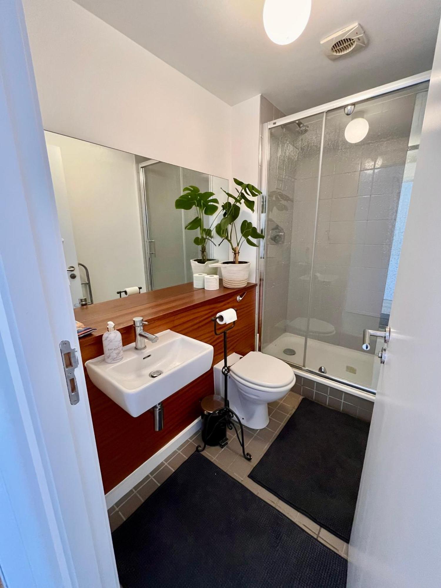 Homestay En-suite With Double And Single Bed