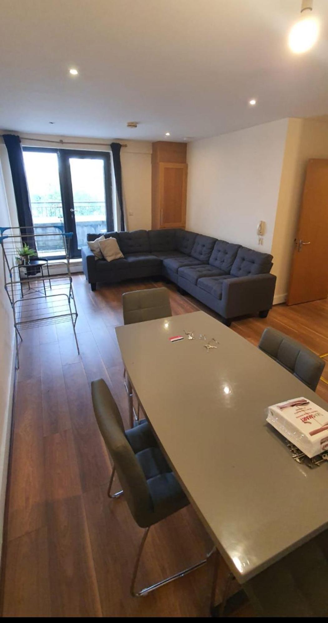Apartment In The Heart Of 2 Bedrooms *