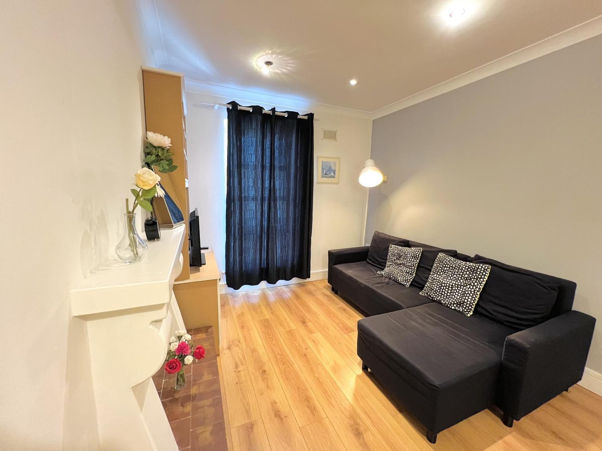 One Bedroom In Centre