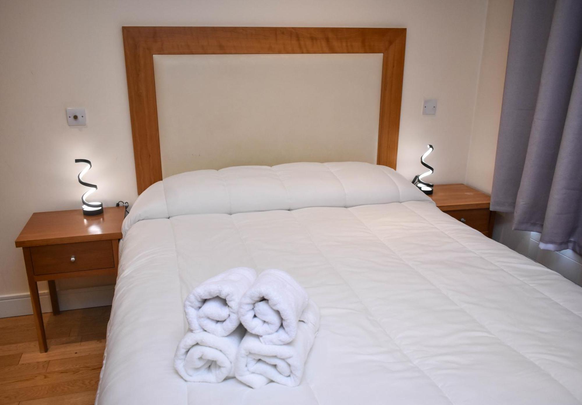 Apartment Black Or White En Dublin