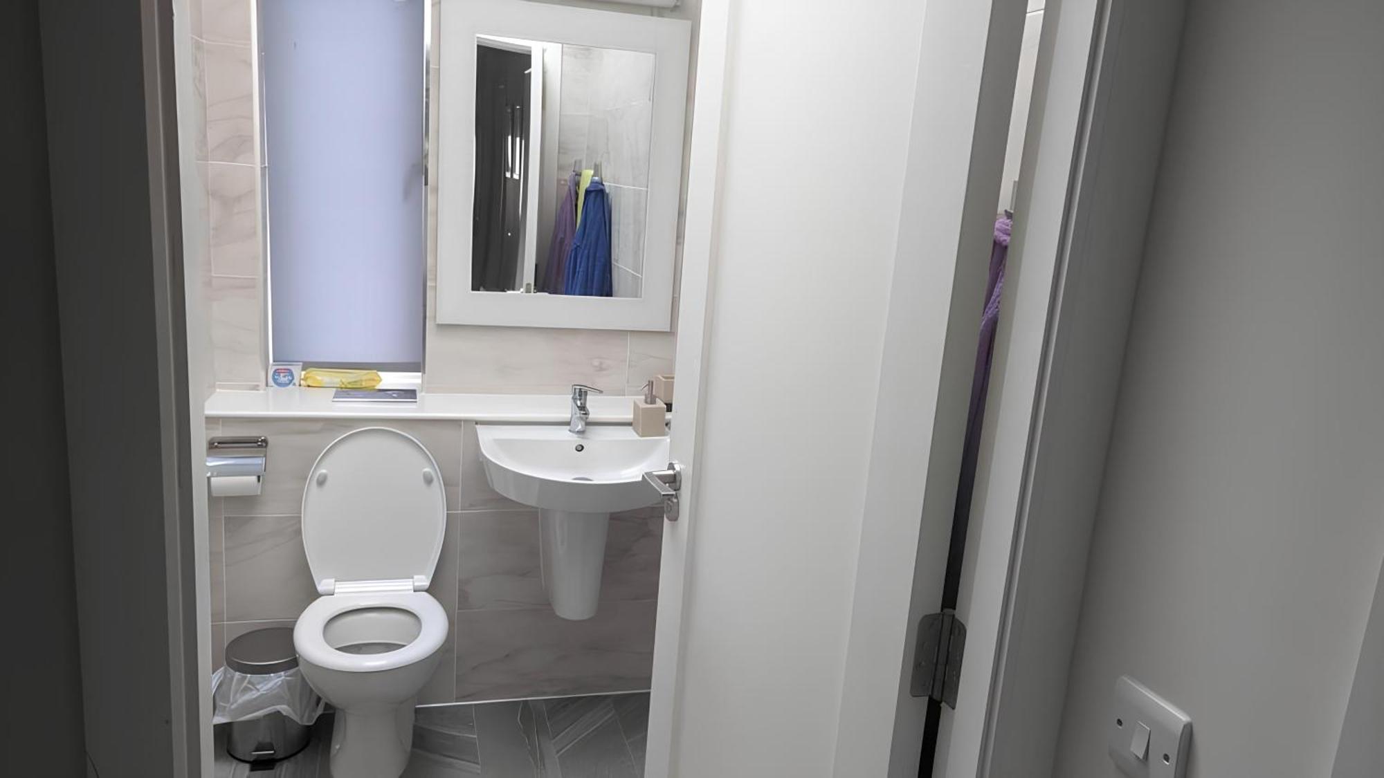 New House, Private In A Peaceful Neighborhood Homestay