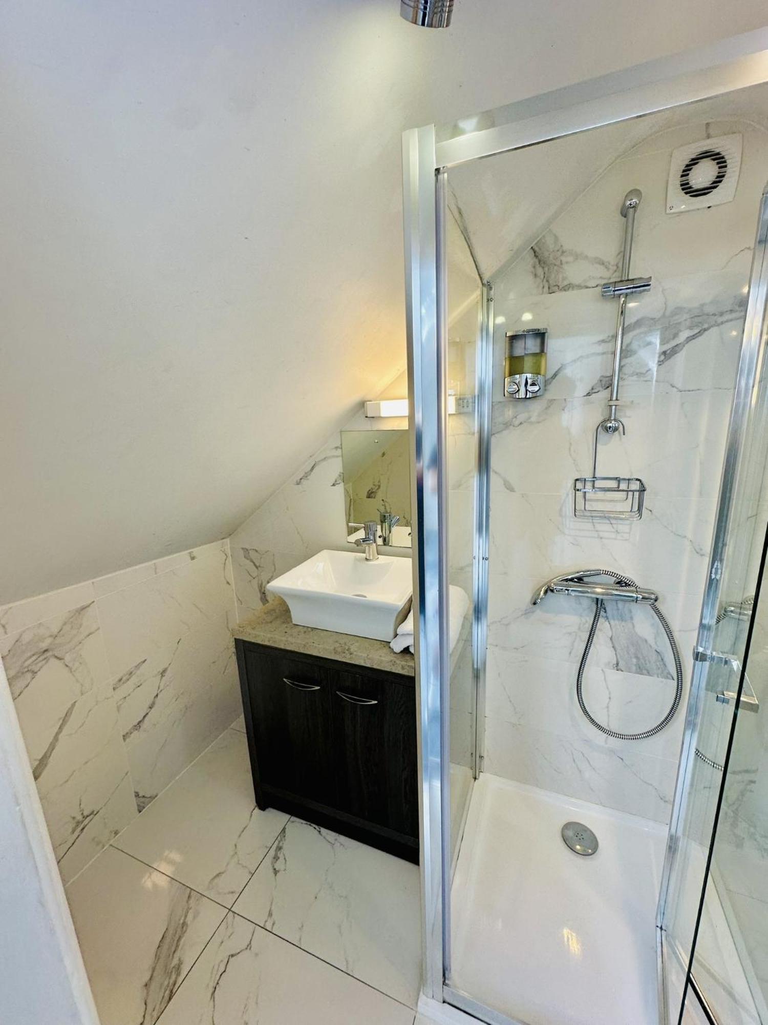 Avoca House 3*