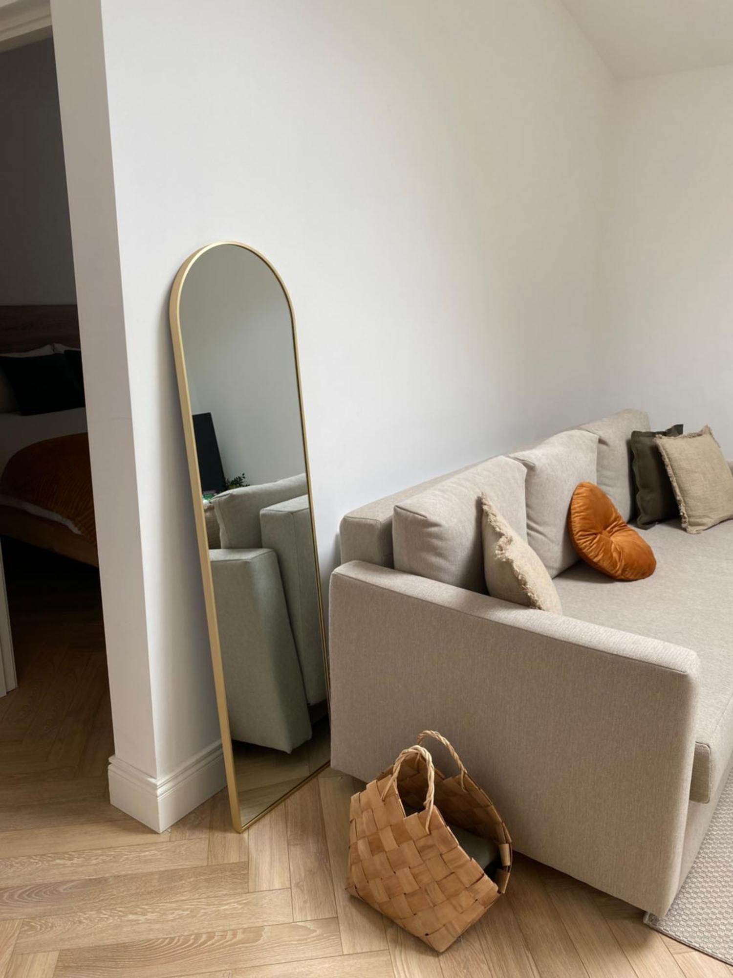 Modern Space 20 Minutes From Airport *