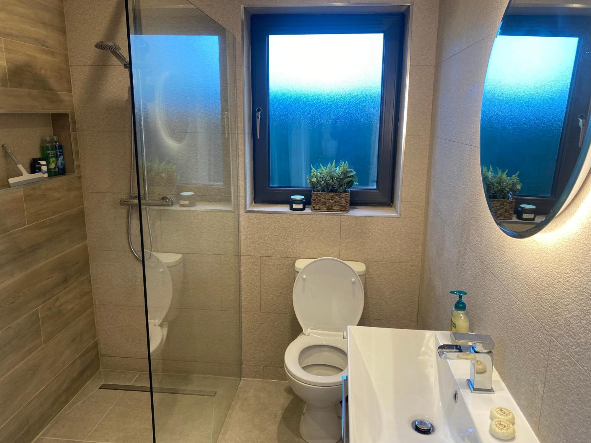 Modern Space 20 Minutes From Airport