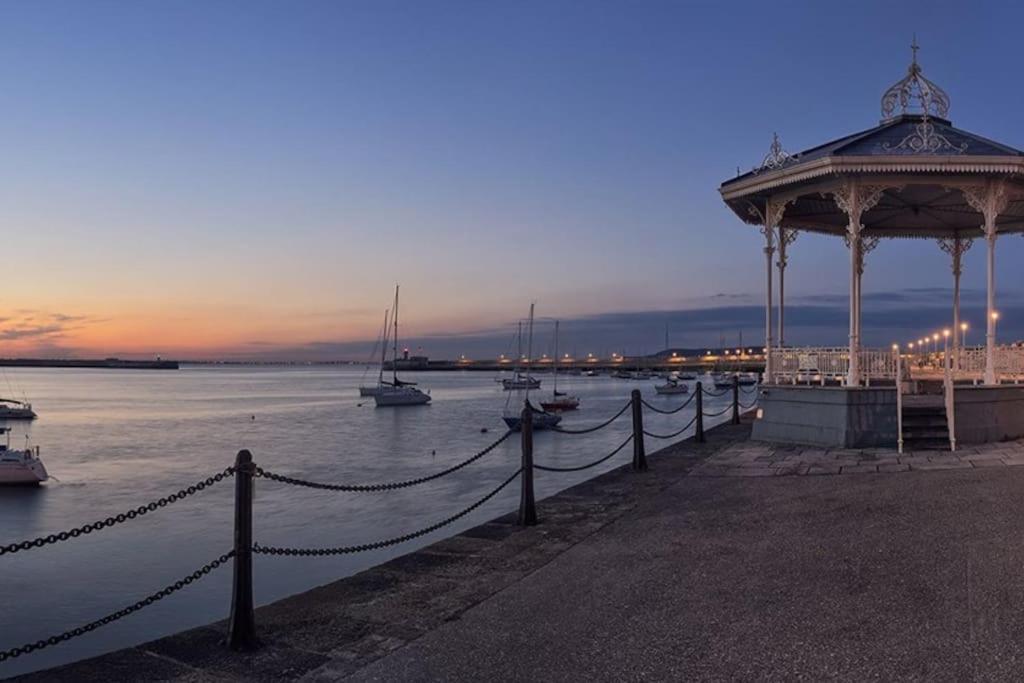 Seaview Luxury Penthouse Sleeps 6