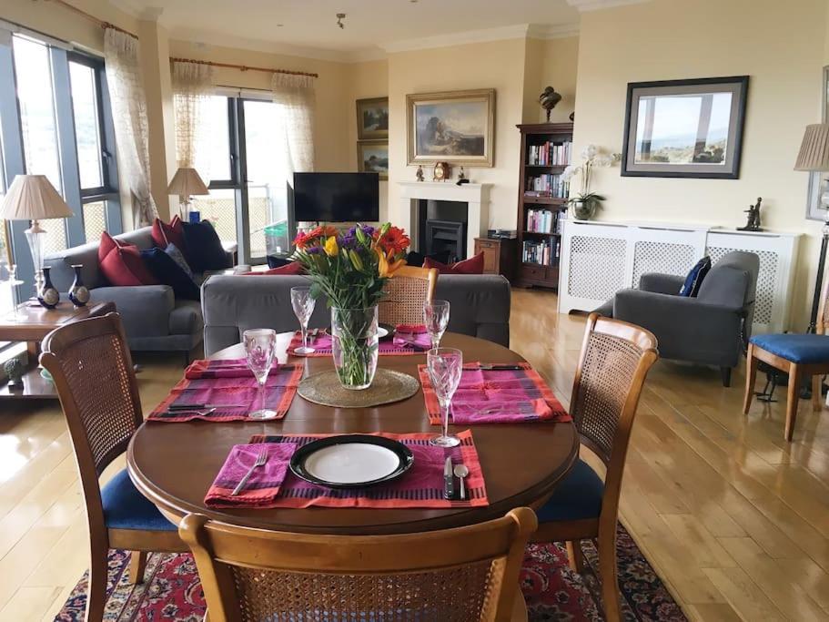 Seaview Luxury Penthouse Sleeps 6 *