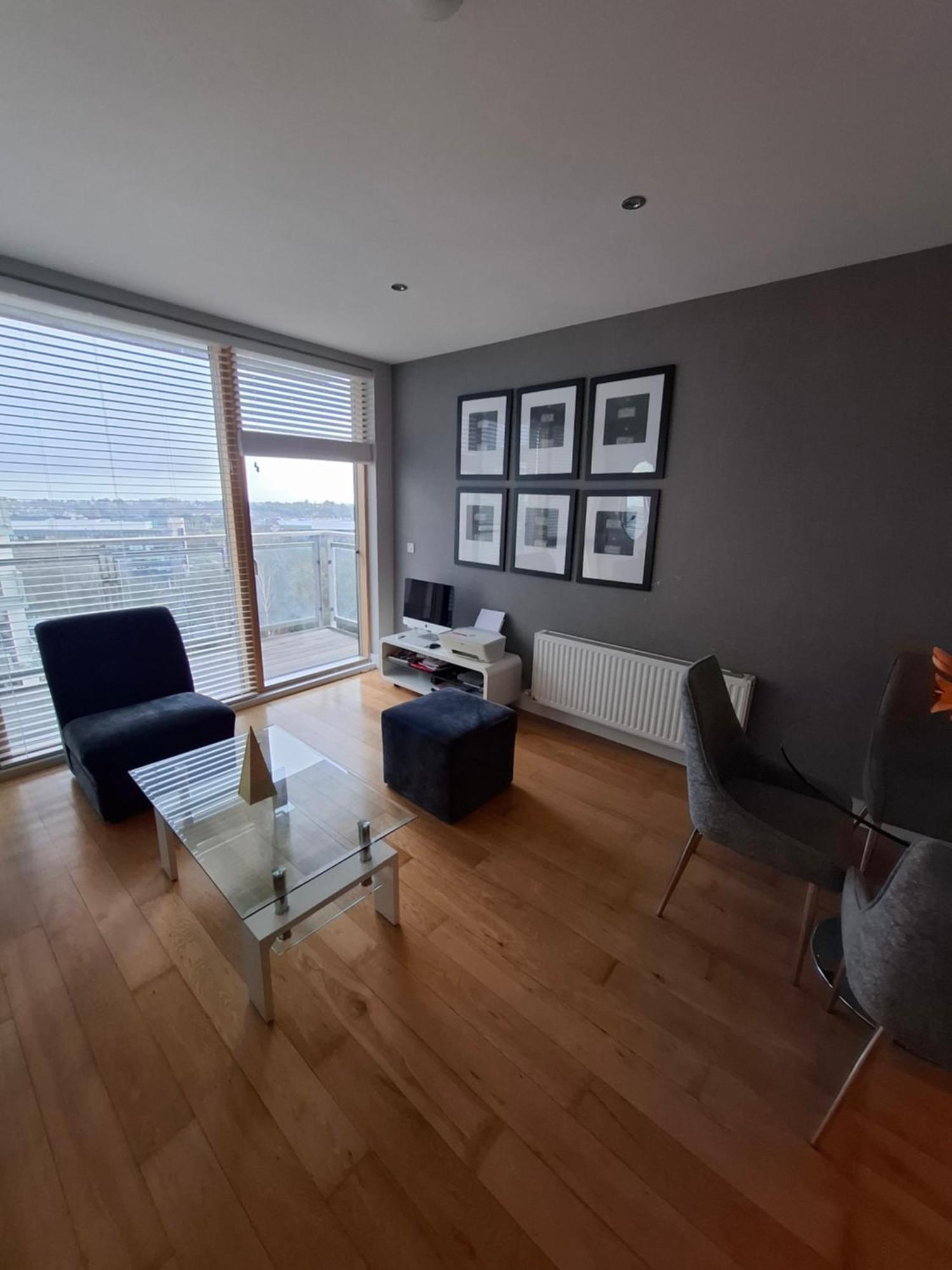 Modern Leopardstown's Living Homestay *