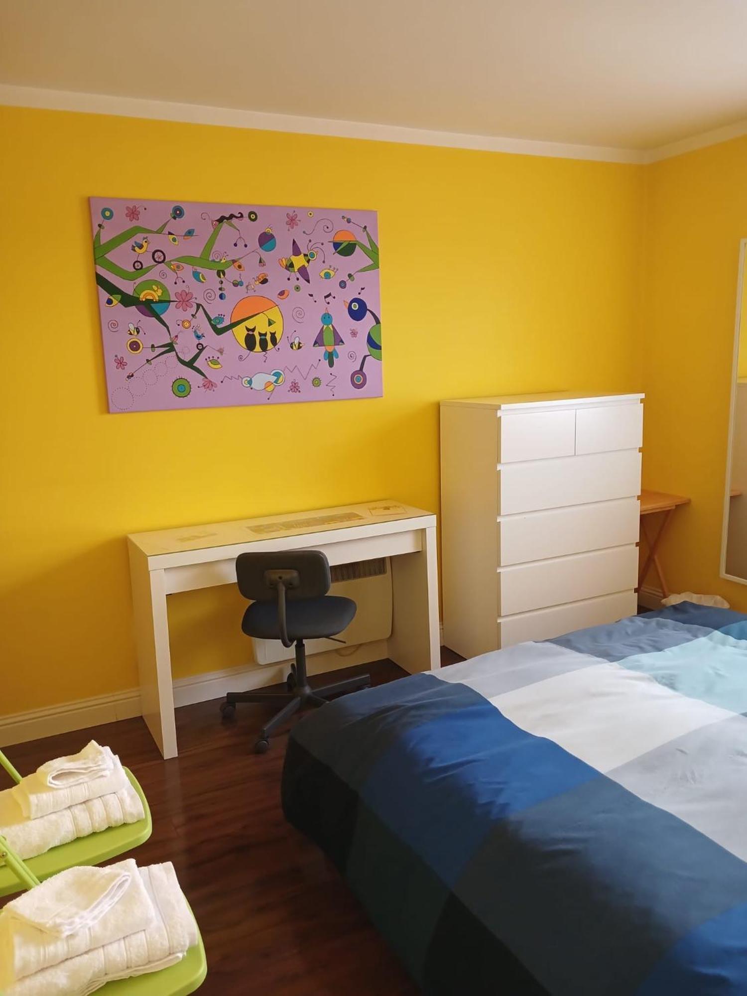 Yellow Bed & Breakfast