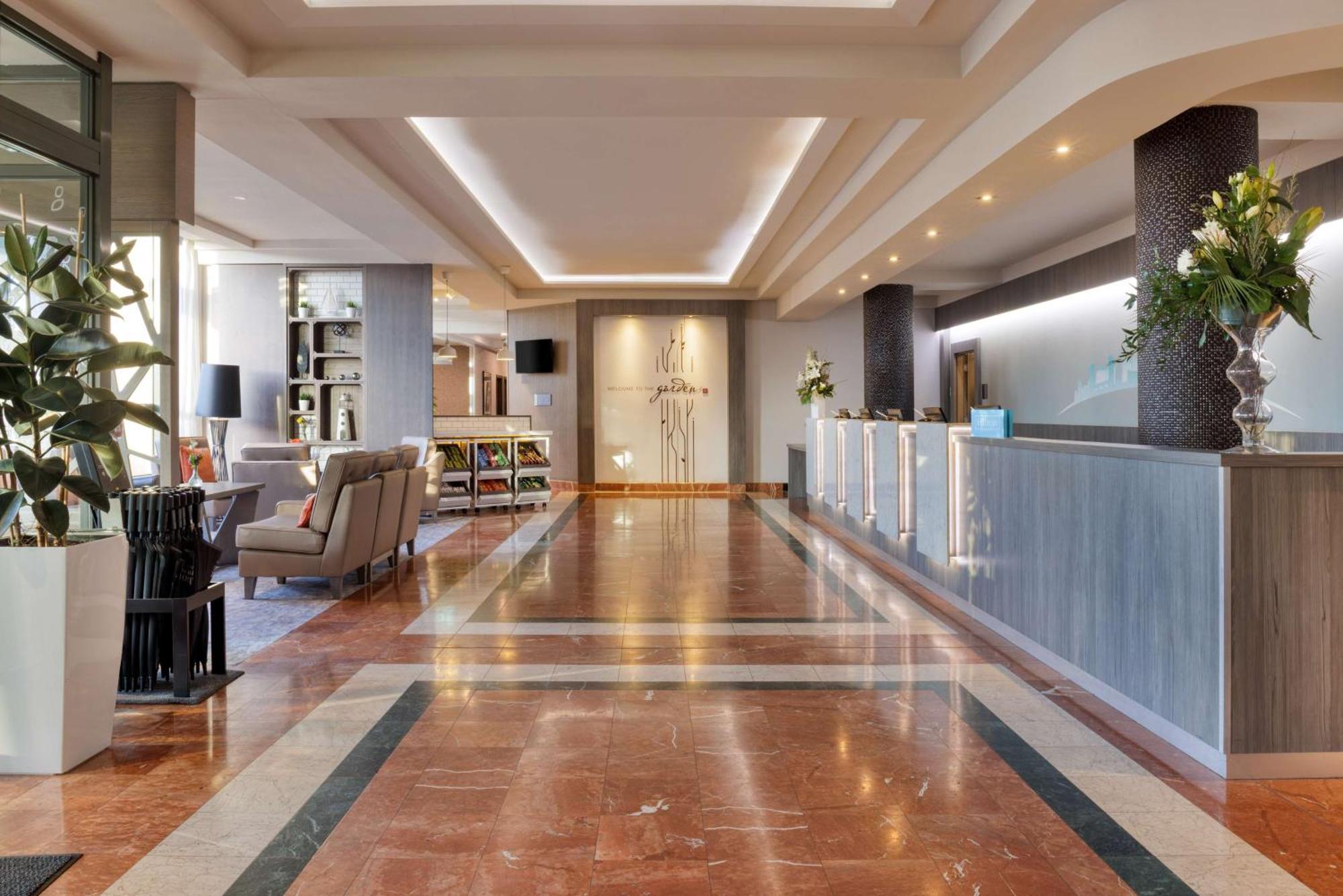 Hilton Garden Centre Hotel