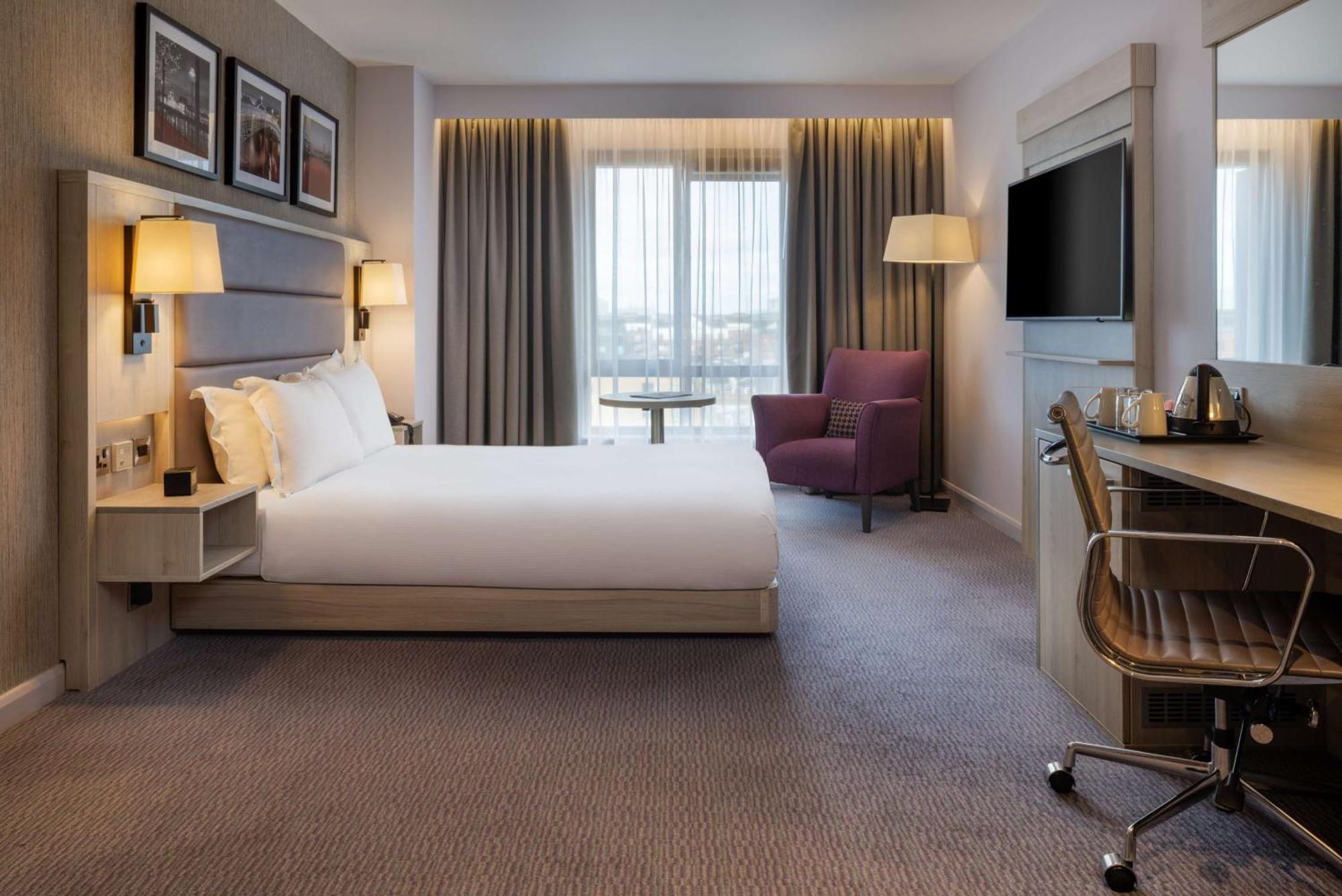 Hilton Garden Centre Hotel