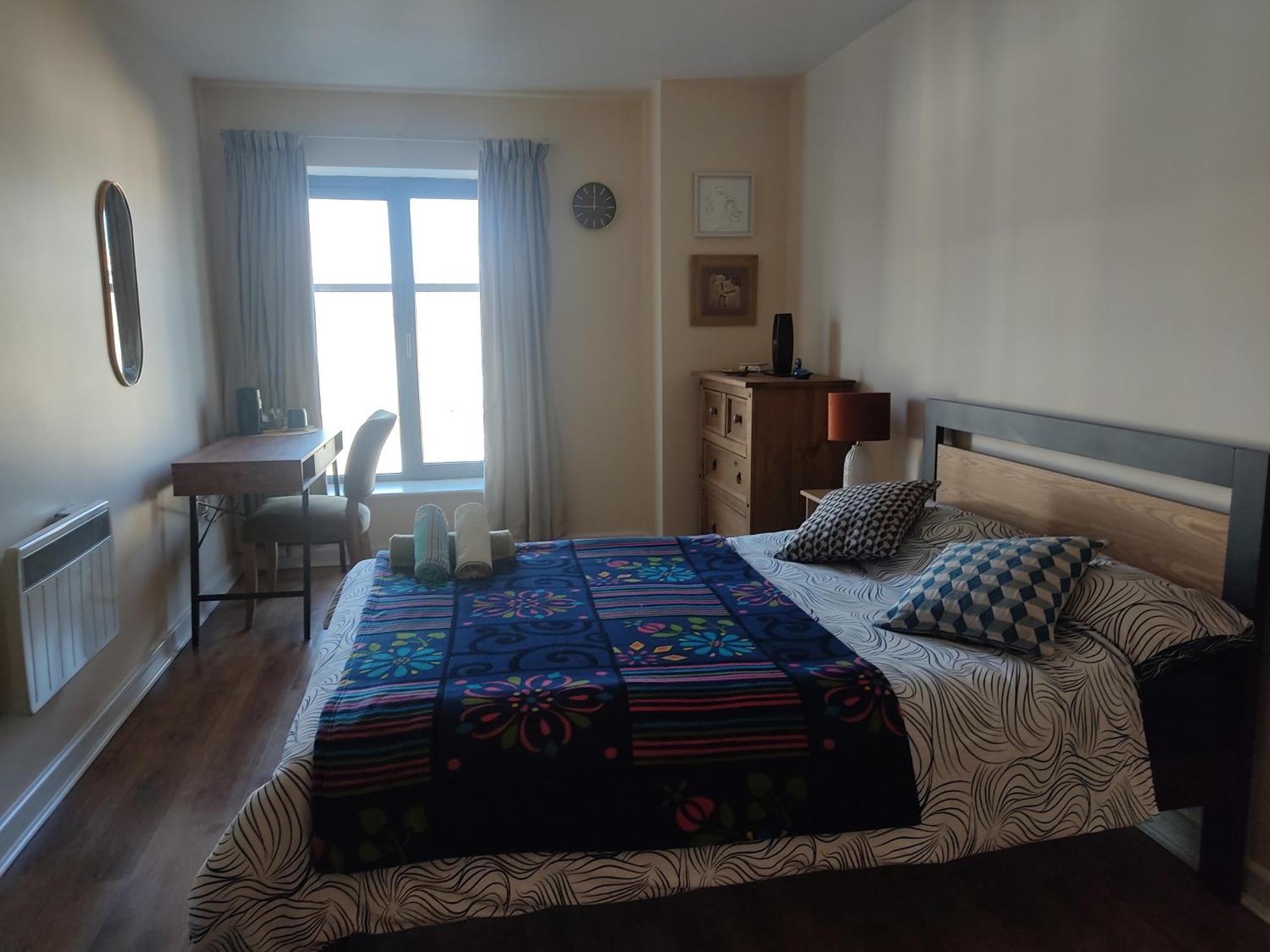 Swallows Nest - Spacious Bright Double Bedroom With Ensuite Bathroom *