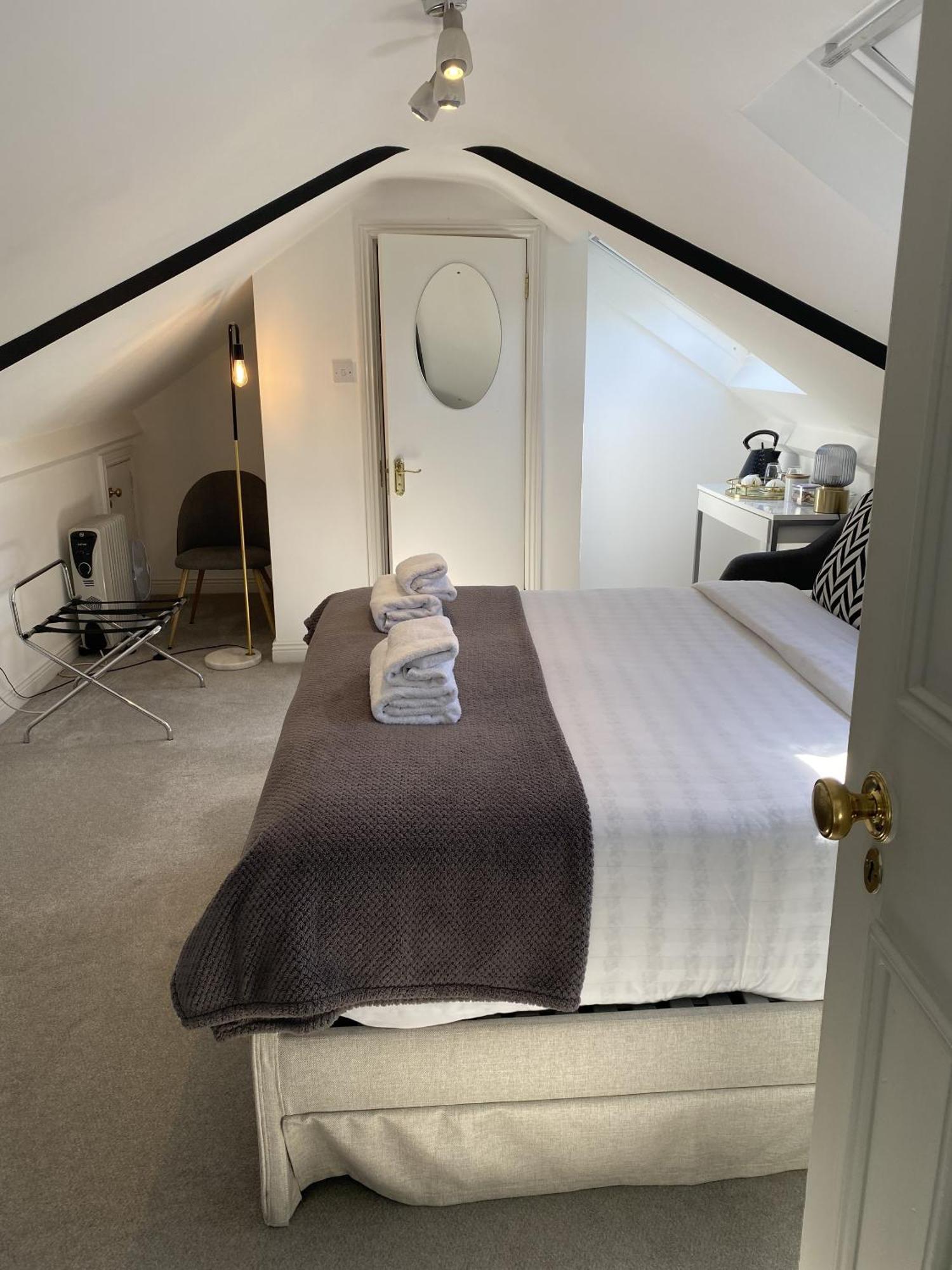 Bed & Breakfast Avoca House