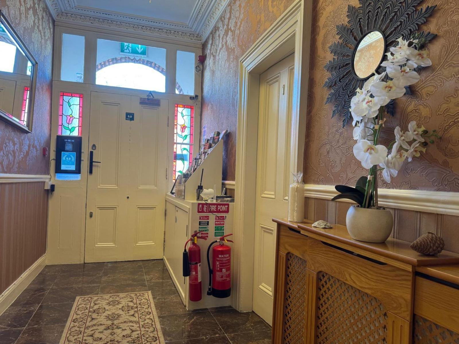 Donnybrook Hall 3*