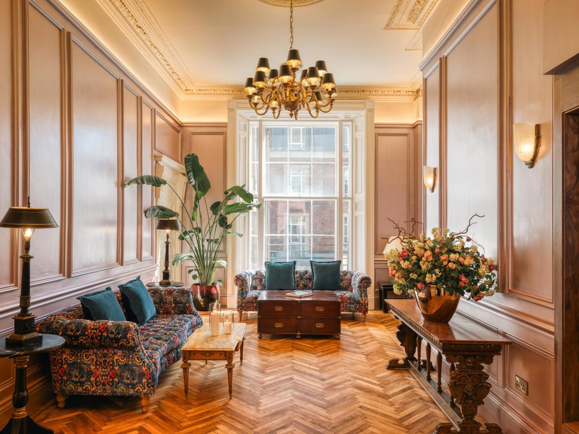 Albany House 3*