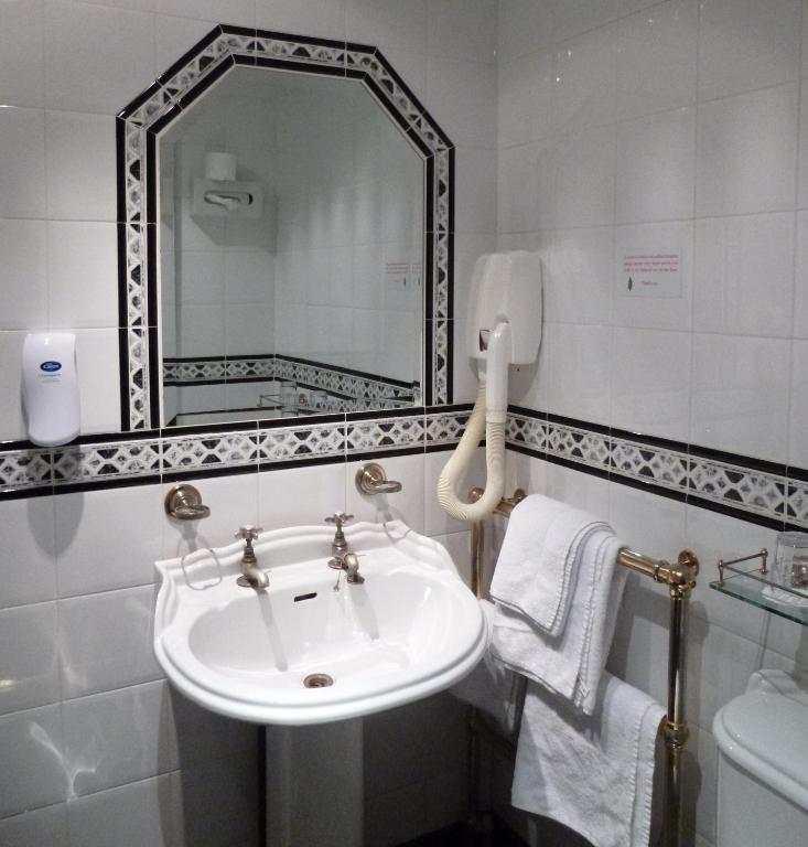 Hotel Russell Court 3*