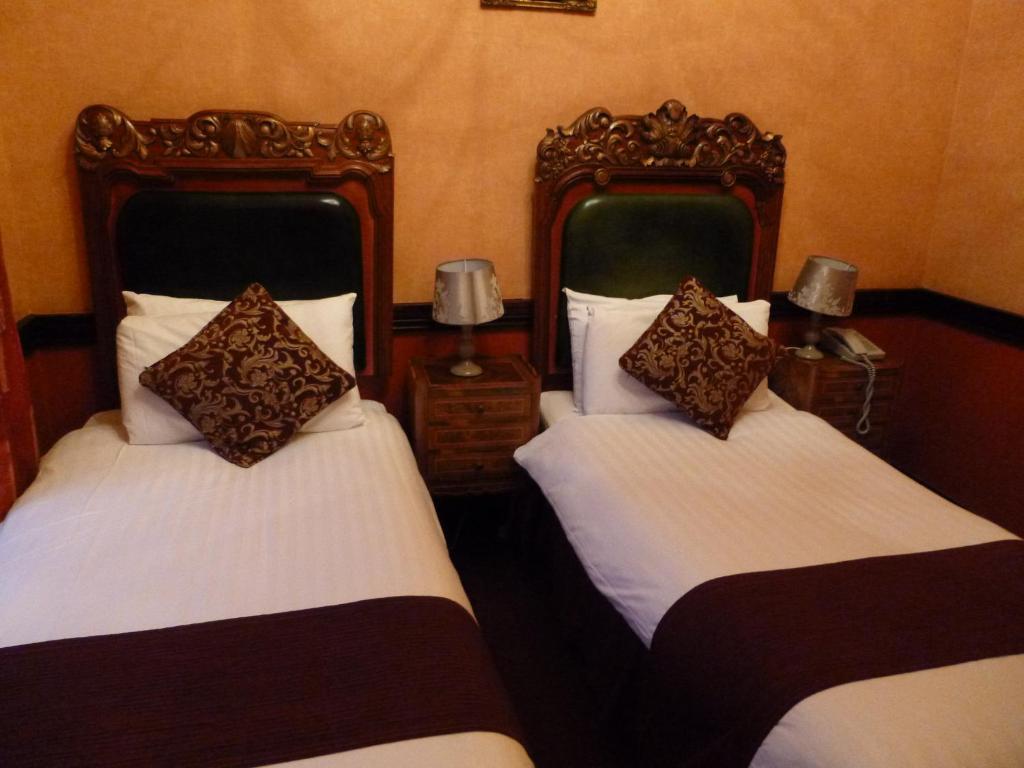 Russell Court Hotel 3*