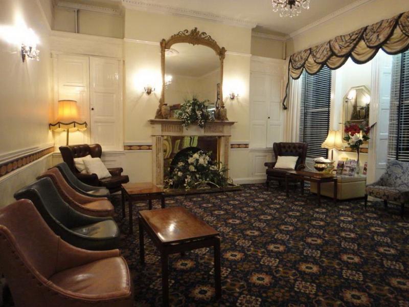 Hotel Dergvale 2*