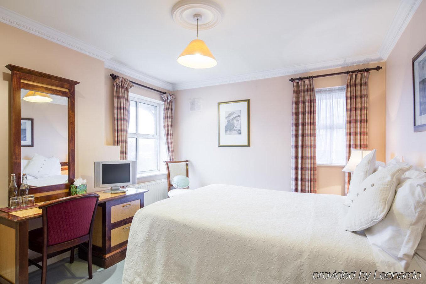 Aberdeen Guest house 4*