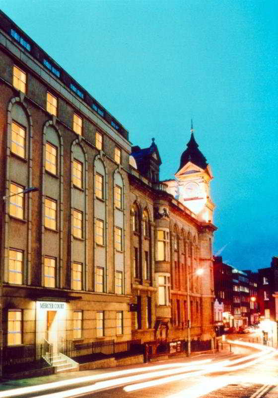 Arthaus Hotel