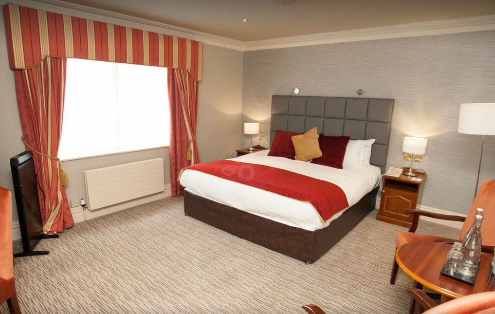 Buswells 3*