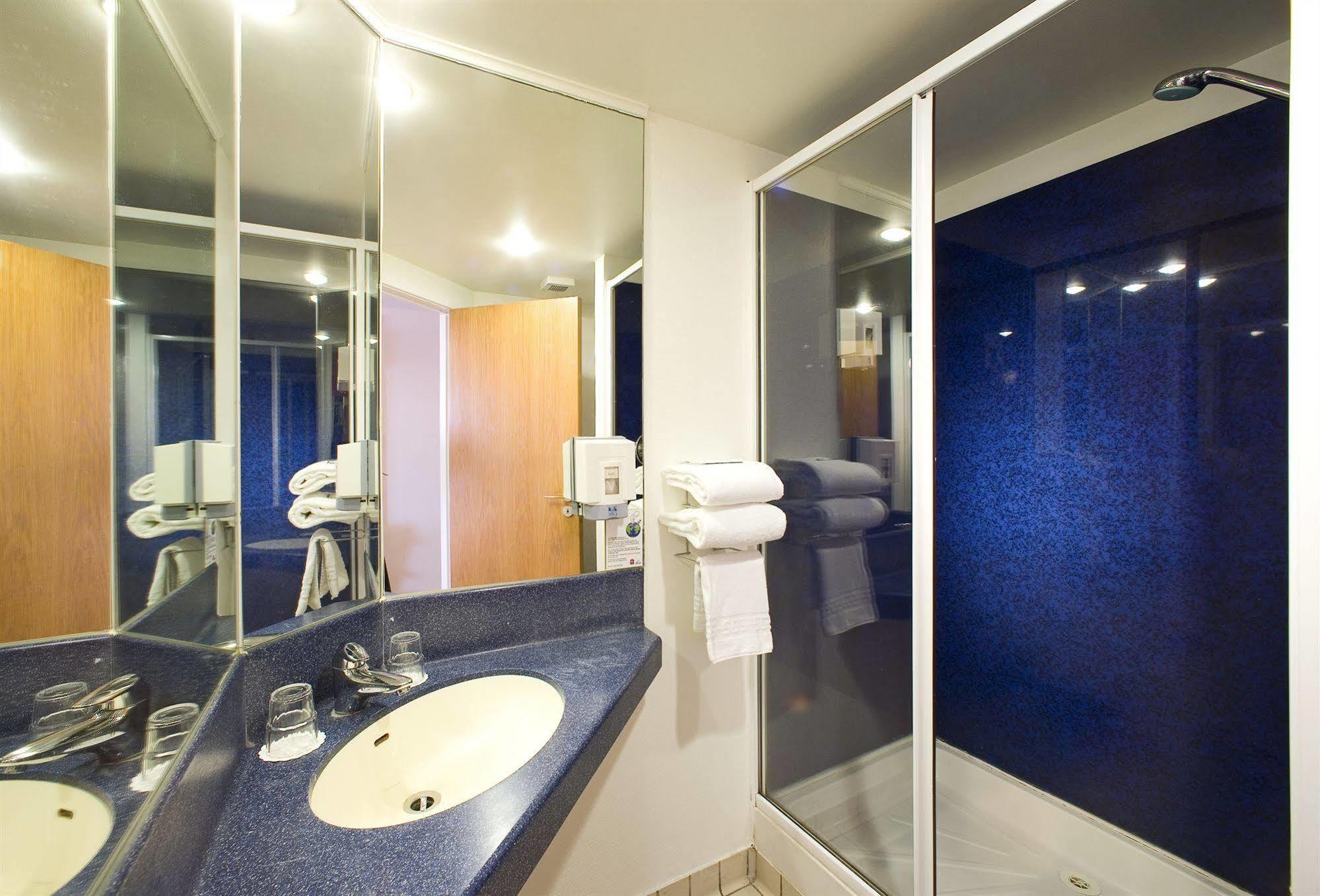 Ibis Hotel 3*
