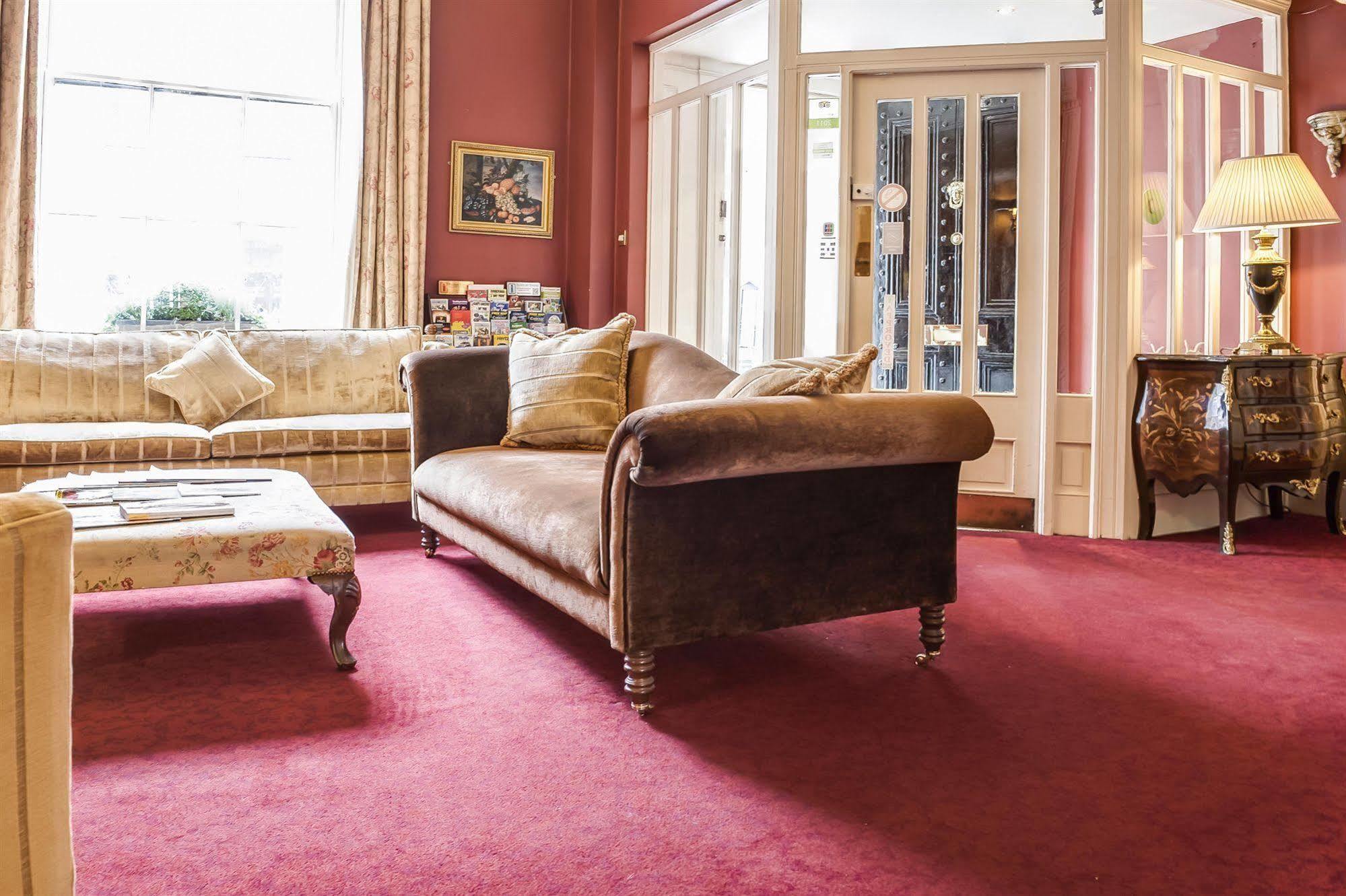 Albany House 3* Dublin