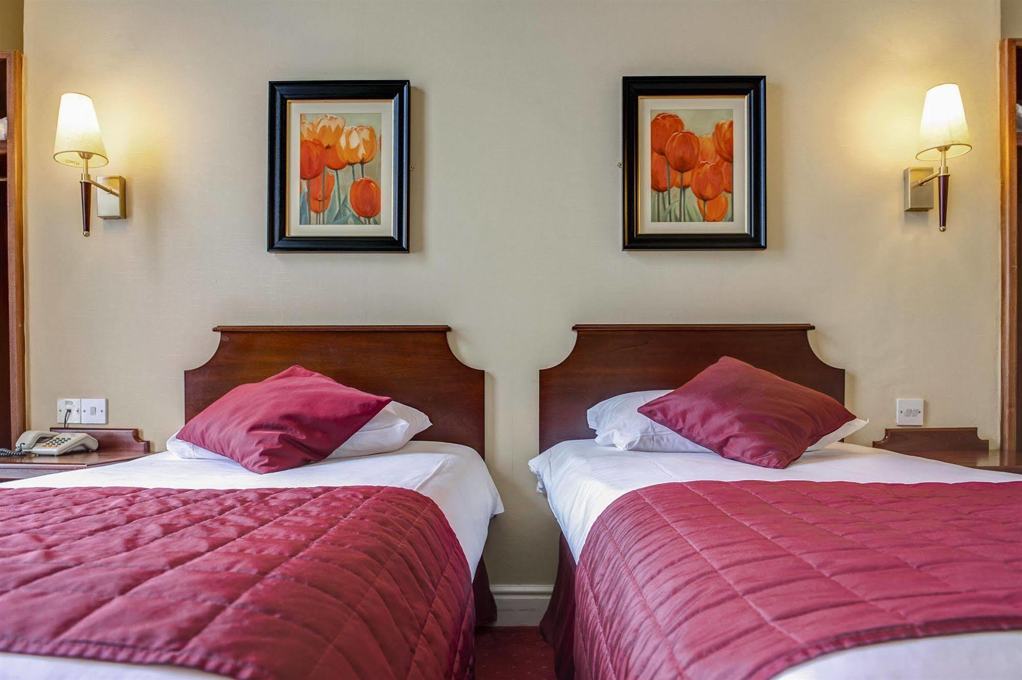 Albany House Hotel 3*