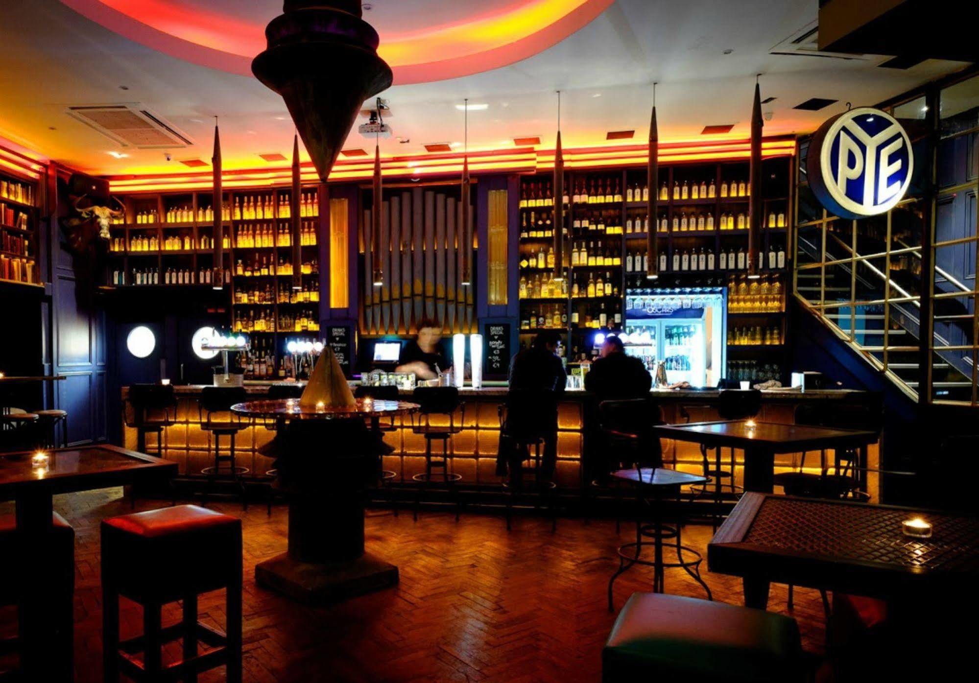 Handel's Hotel