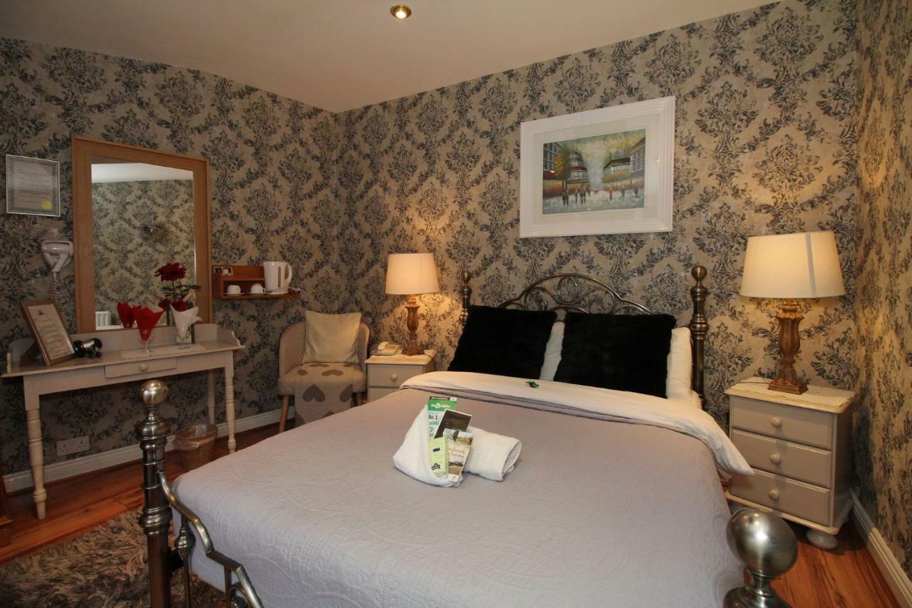 Donnybrook Hall 3*