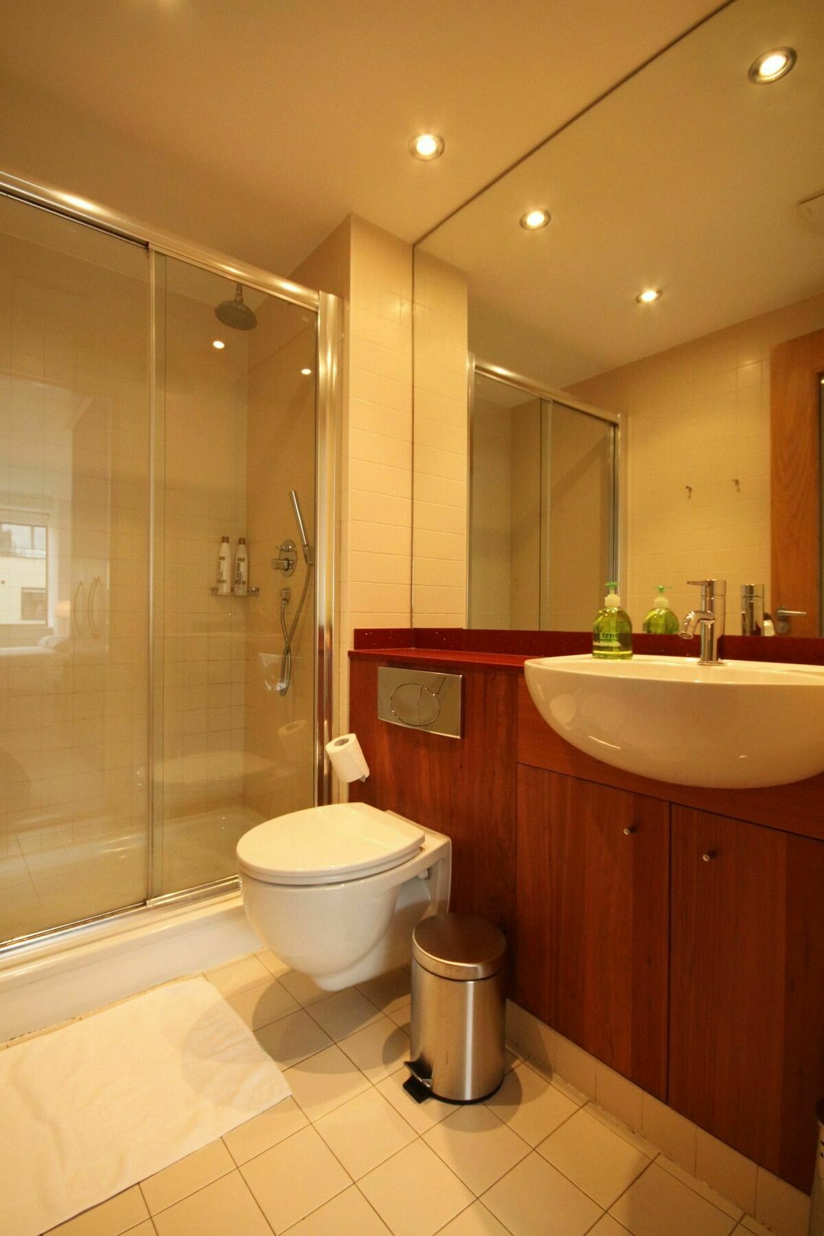 Hanover Quay Apartment *