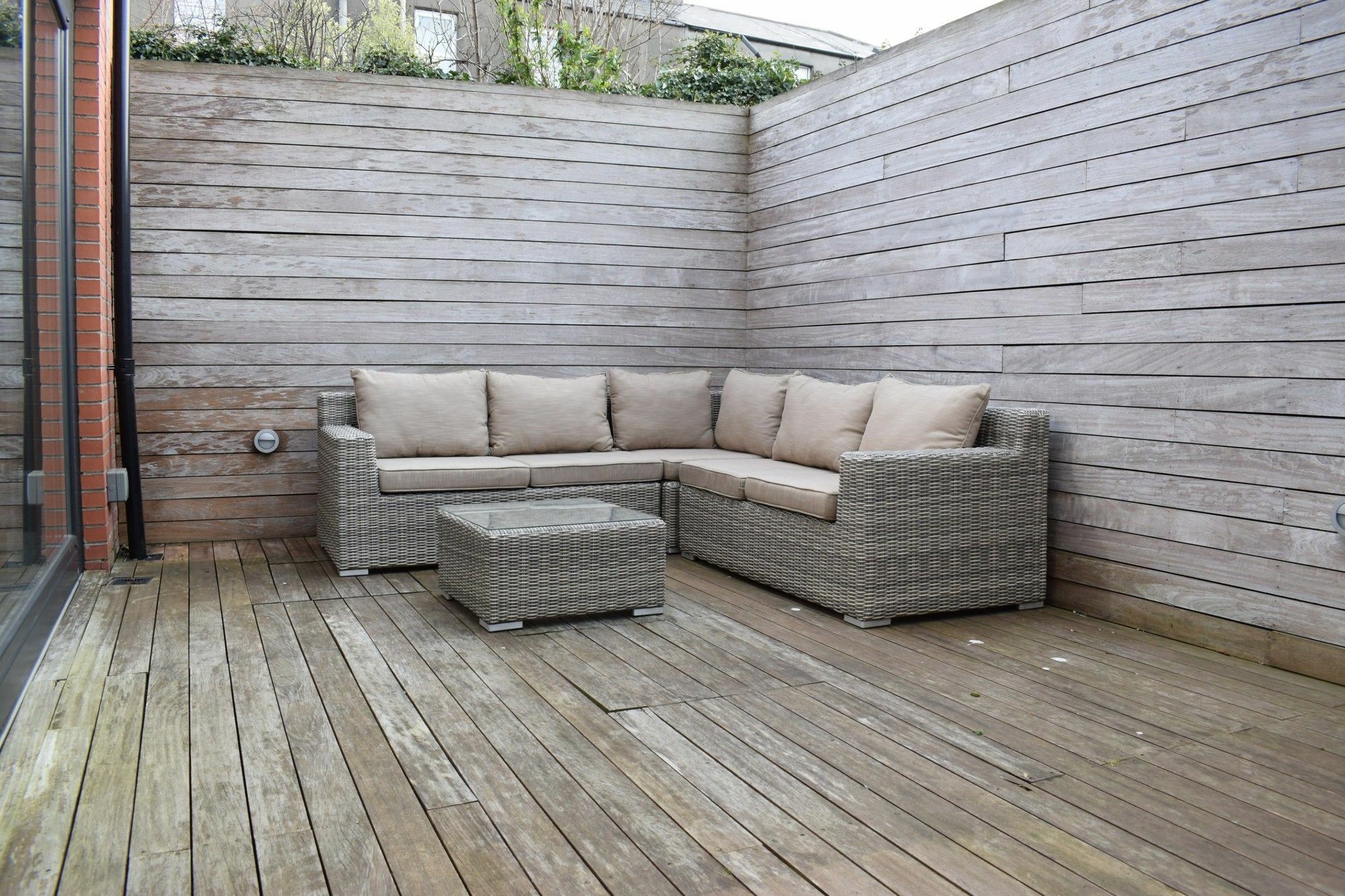 2 Bedroom With Private Patio *
