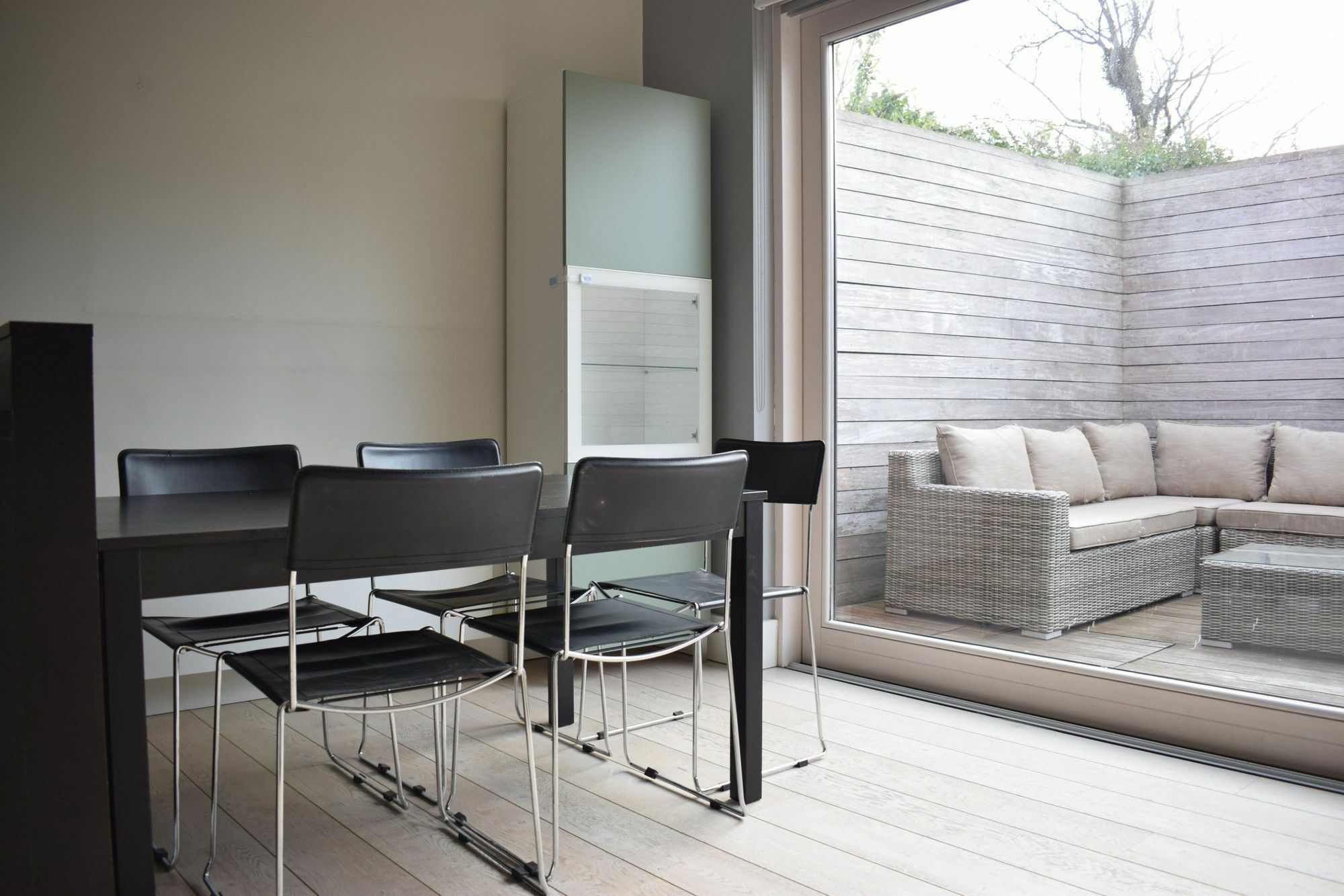 Apartment 2 Bedroom With Private Patio