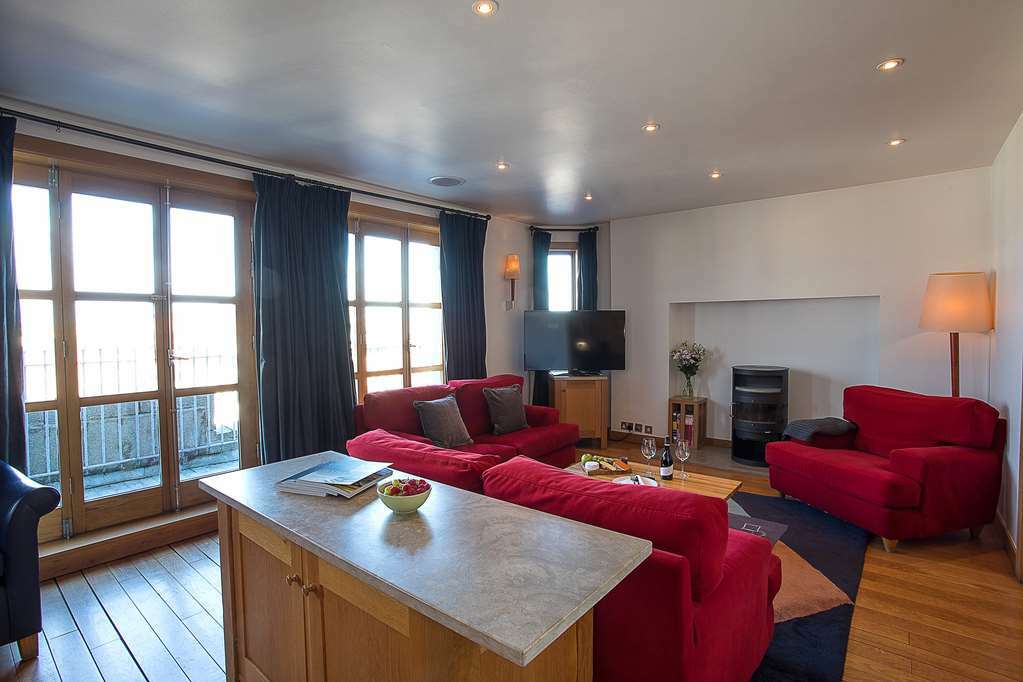 The Clarence 4*