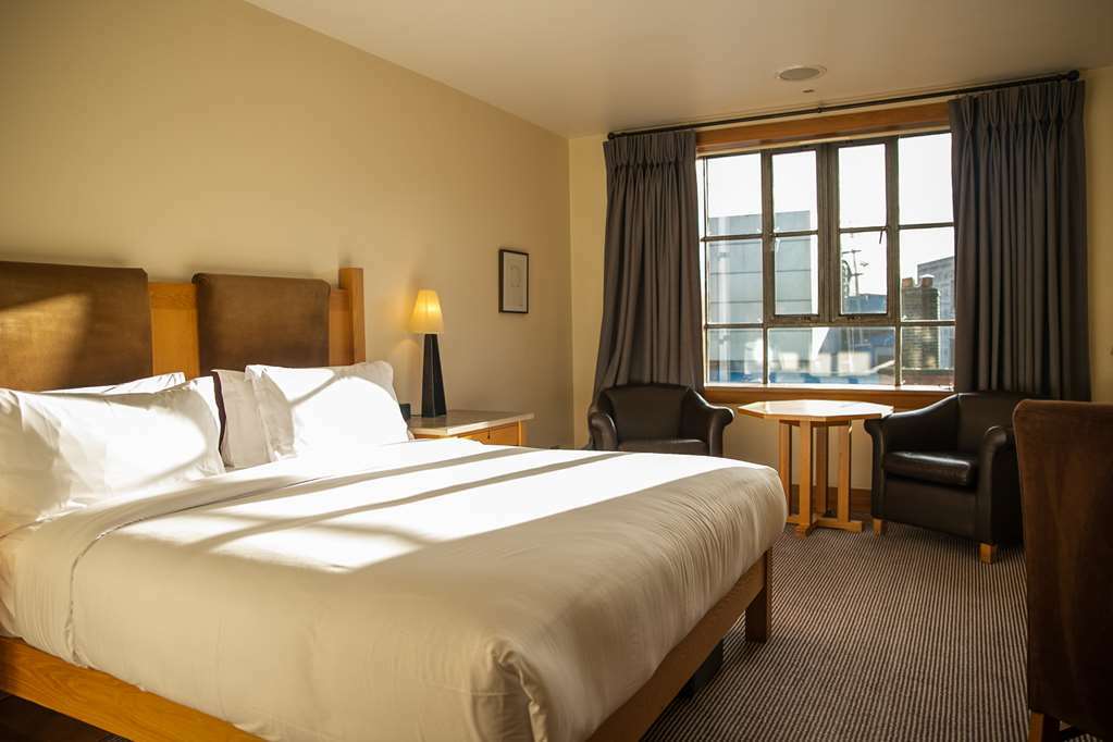 Hotel The Clarence 4*