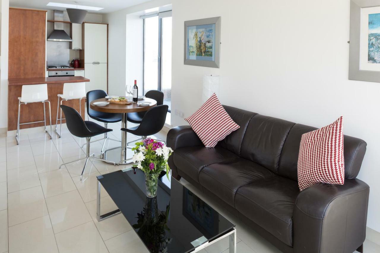 Luxury Ivy Exchange