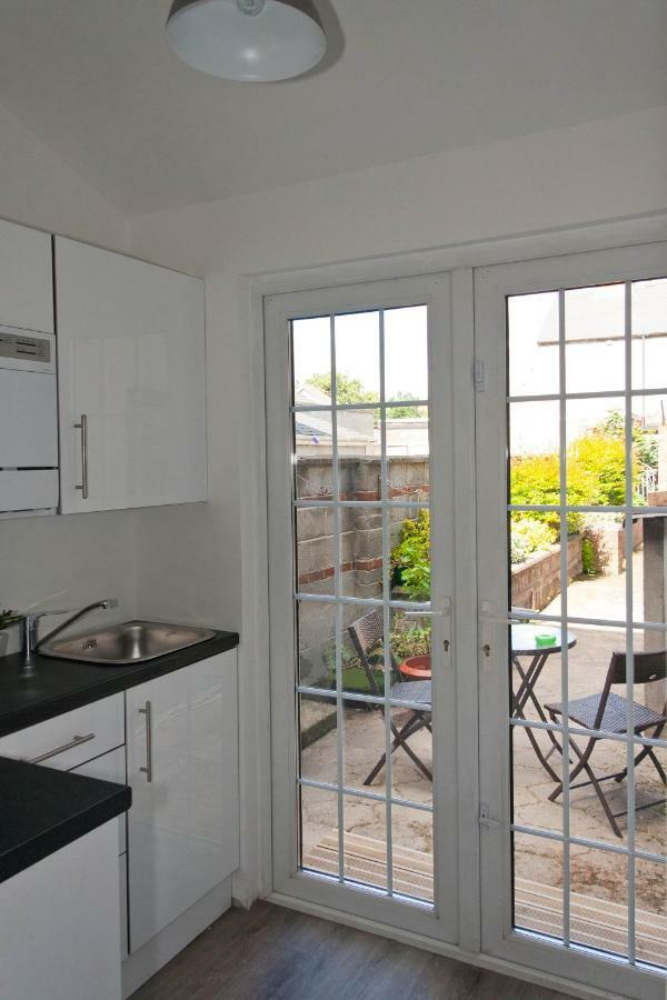 2 Minutes From Drumcondra Station Apartment *