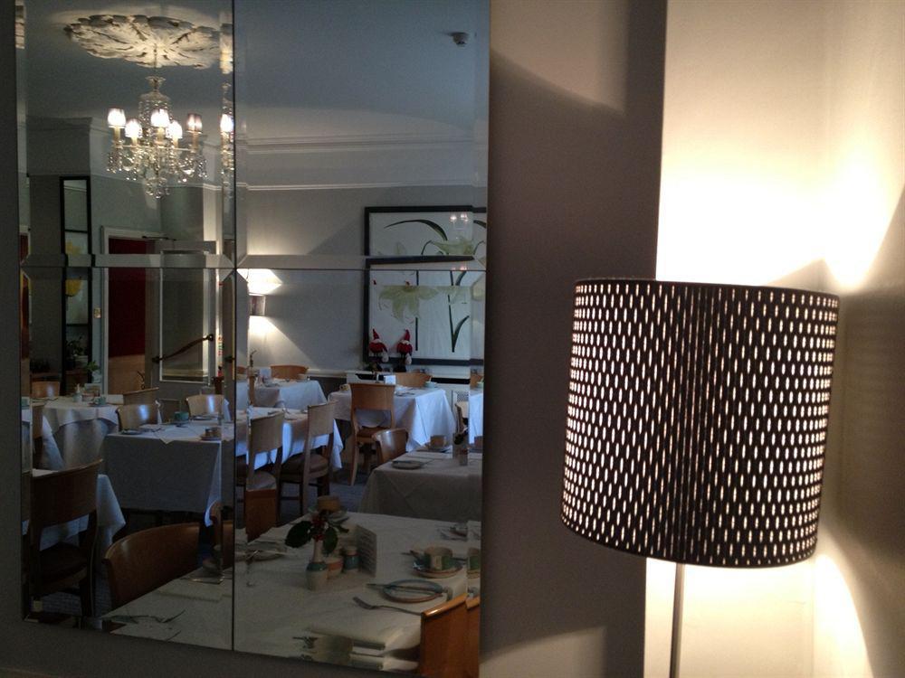 Pembroke Townhouse 4*