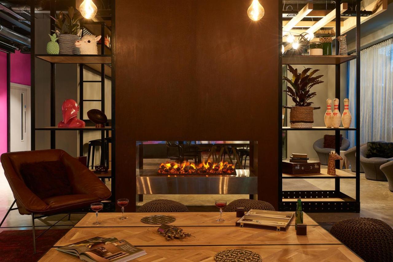Moxy 4*